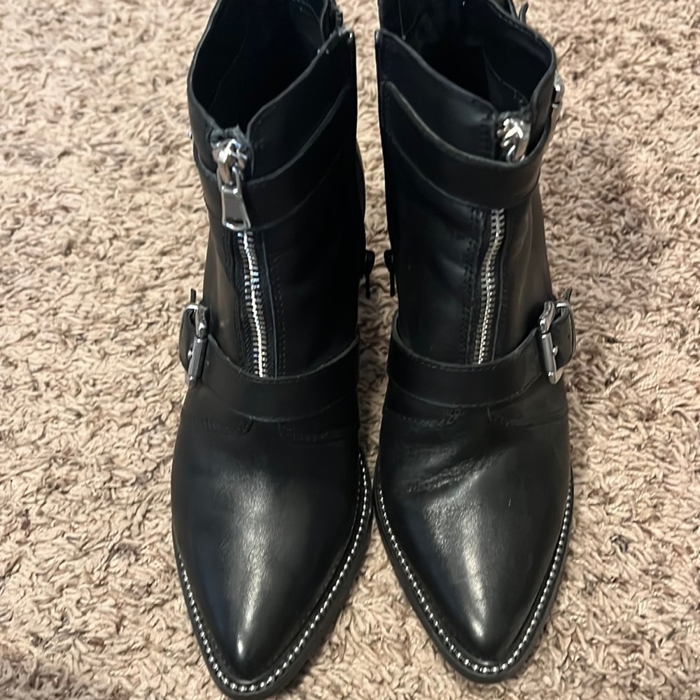 Steven Madden Halle Boot Size 8